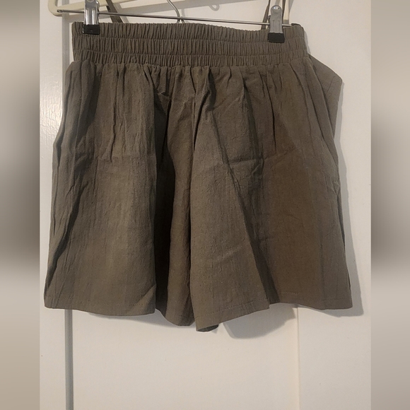 Solid cami top, shorts, and open blouse - Picture 10 of 11